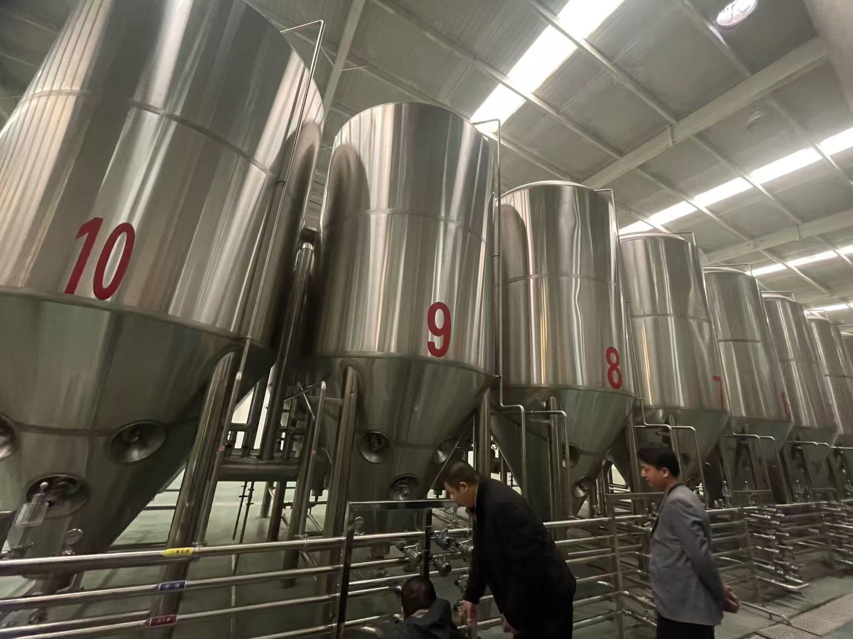 盂县精酿啤酒设备厂—平面布置、设备设计、制造、调试、培训等一条龙服务